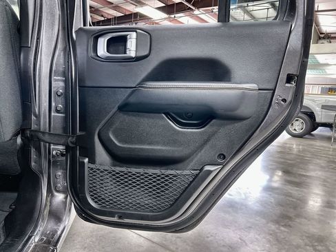 Used 2025 Jeep Wrangler Unlimited Sahara AWD/4WD image 23