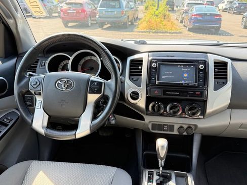 Used 2015 Toyota Tacoma 4x4 Double Cab w/ SR5 Package image 28