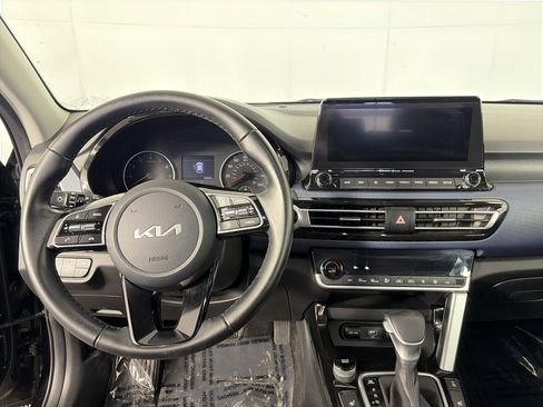 Certified 2023 Kia Seltos Nightfall Edition image 3