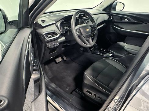 Used 2021 Chevrolet TrailBlazer LT w/ Driver Confidence Package FWD image 17