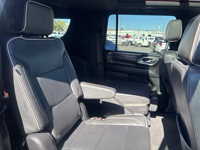 Used 2023 GMC Yukon XL SLT w/ SLT Premium Package AWD/4WD image 33