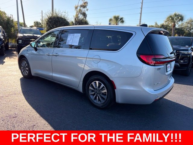 Used 2024 Chrysler Pacifica Limited FWD image 4