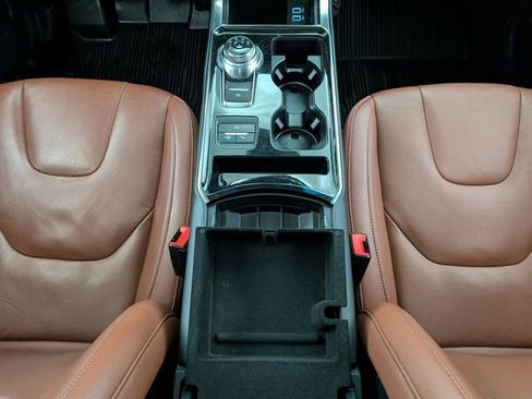 Certified 2019 Ford Edge Titanium w/ Equipment Group 301A image 34