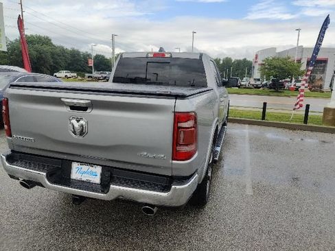 Used 2019 RAM 1500 Laramie AWD/4WD image 17