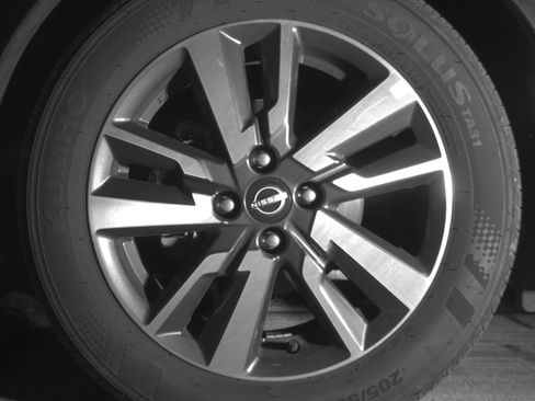 Used 2025 Nissan Versa SV FWD image 15