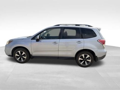 Used 2017 Subaru Forester 2.5i Premium w/ All-Weather Package AWD/4WD image 7