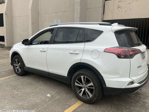 Used 2018 Toyota RAV4 XLE FWD image 5