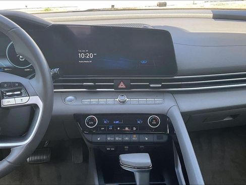 Used 2023 Hyundai Elantra SEL w/ Convenience Package FWD image 6
