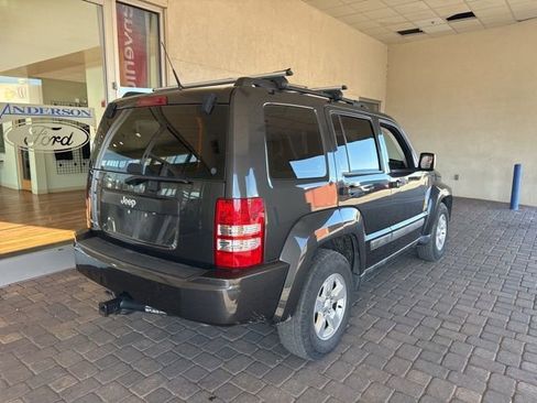 Used 2011 Jeep Liberty Sport AWD/4WD image 4