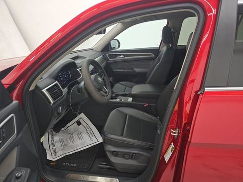Used 2023 Volkswagen Atlas SE image 4