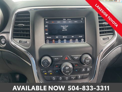 Used 2018 Jeep Grand Cherokee Limited image 34
