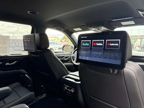 Used 2023 GMC Yukon Denali w/ Advanced Technology Package AWD/4WD image 56