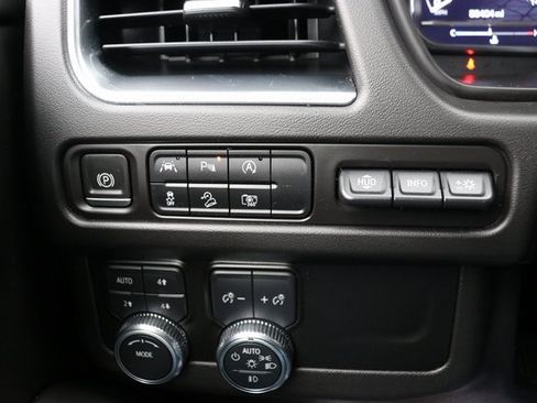 Used 2023 GMC Yukon XL AT4 w/ AT4 Premium Package image 20