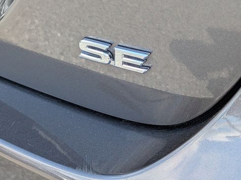 Used 2022 Toyota Camry SE image 9