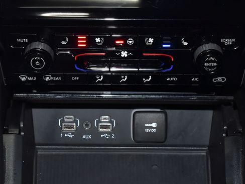 Used 2024 Jeep Grand Cherokee Limited w/ Luxury Tech Group II AWD/4WD image 19