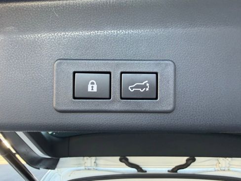 Certified 2025 Subaru Ascent Premium AWD/4WD image 28