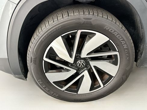 Used 2025 Volkswagen Atlas SE AWD/4WD image 11