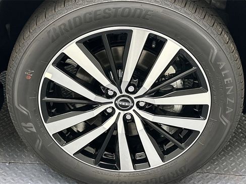 New 2025 Nissan Pathfinder Platinum w/ Cargo Package image 18