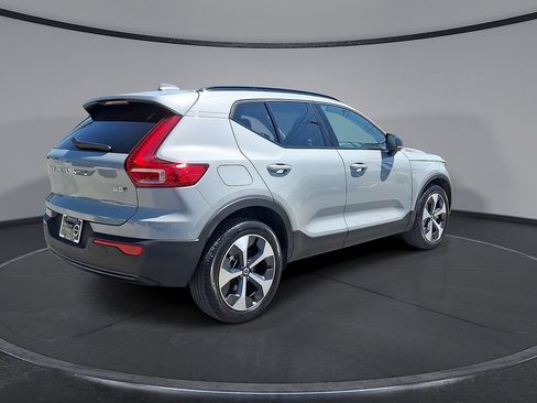Certified 2026 Volvo XC40 B5 Plus AWD/4WD image 31