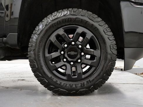 Used 2016 Chevrolet Silverado 2500 LT w/ Midnight Edition AWD/4WD image 34