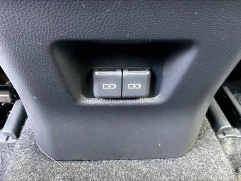 Used 2024 Toyota RAV4 XLE w/ Convenience Package FWD image 32