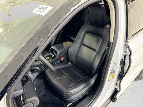 New 2026 Lincoln Corsair Premiere FWD image 10