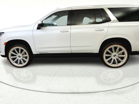 Used 2021 Cadillac Escalade Premium Luxury Platinum RWD image 4