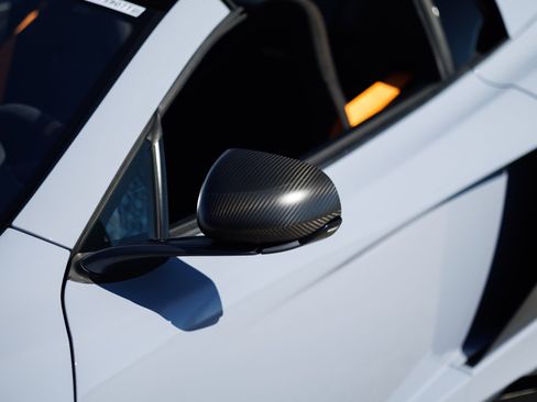 Used 2016 McLaren 675LT Spider image 25