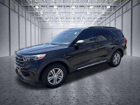 Used 2021 Ford Explorer XLT RWD image 4