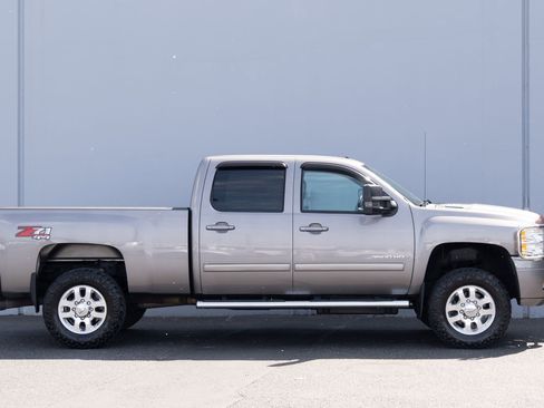 Used 2014 Chevrolet Silverado 3500 LTZ AWD/4WD image 23