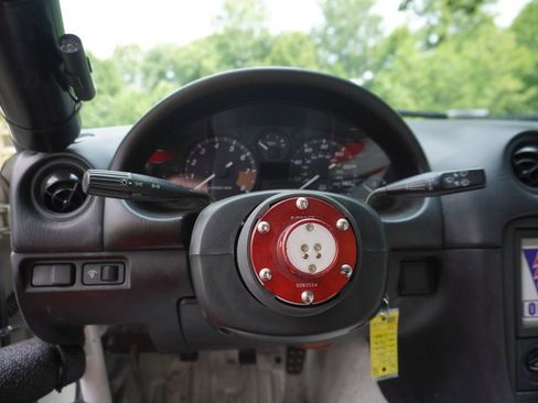 Used 1999 MAZDA MX-5 Miata RWD image 16