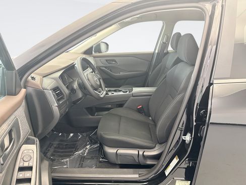 Used 2023 Nissan Rogue S AWD/4WD image 10