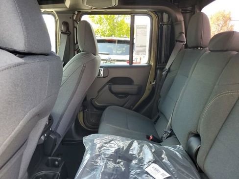 New 2025 Jeep Gladiator Sport image 13