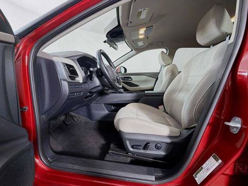 Certified 2025 Nissan Rogue SV AWD/4WD image 18