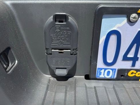 Used 2022 GMC Canyon AT4 image 10