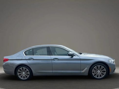 Used 2019 BMW 530e xDrive w/ Convenience Package AWD/4WD image 4