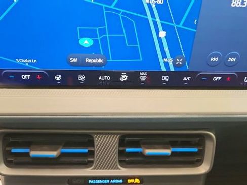 New 2026 Ford Maverick Lobo AWD/4WD image 19