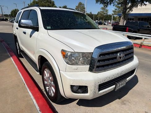 Used 2016 Toyota Sequoia Platinum RWD image 3