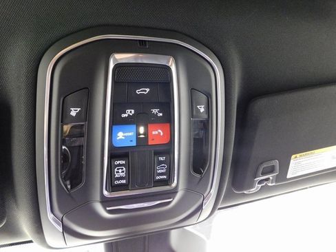 New 2025 Jeep Grand Cherokee Altitude image 35