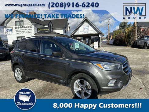 Used 2017 Ford Escape SE w/ Equipment Group 201A image 3
