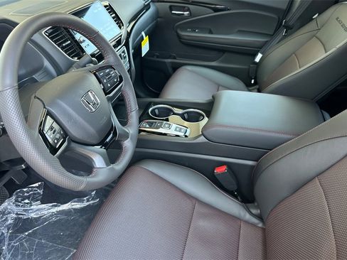 New 2025 Honda Ridgeline Black Edition image 10