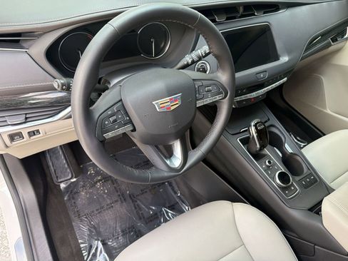 Used 2022 Cadillac XT4 Premium Luxury w/ Driver Awareness Package FWD image 4