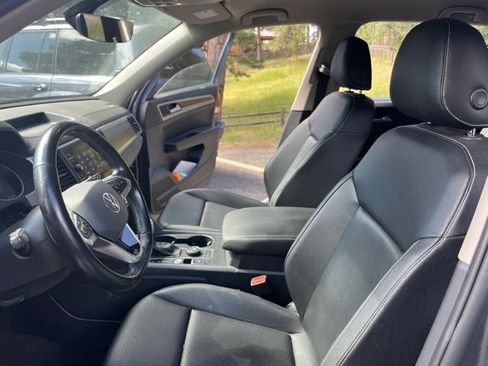 Used 2021 Volkswagen Atlas SE w/ Towing Package AWD/4WD image 4
