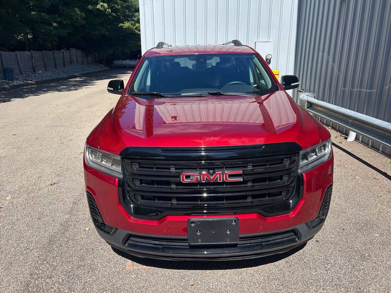 Used 2023 GMC Acadia SLT w/ Elevation Edition AWD/4WD image 2