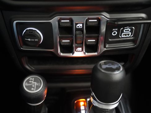 Used 2022 Jeep Wrangler Unlimited Sport AWD/4WD image 29