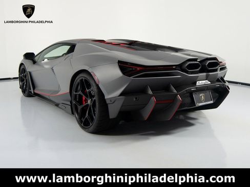 Used 2024 Lamborghini Revuelto image 7