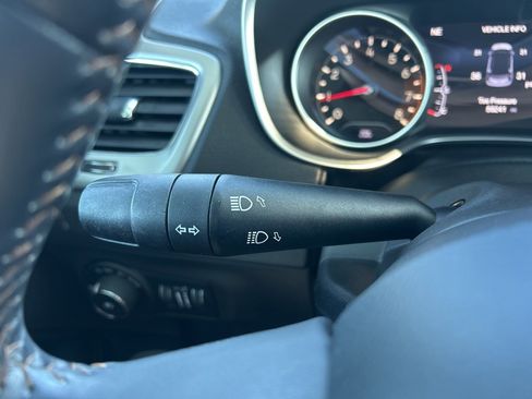 Used 2018 Jeep Compass Latitude w/ Popular Equipment Group image 23