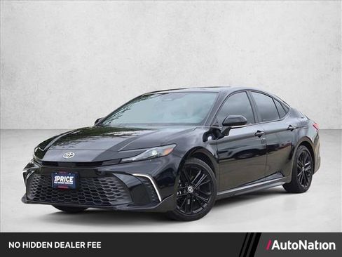 Used 2025 Toyota Camry SE w/ Convenience Package FWD image 1