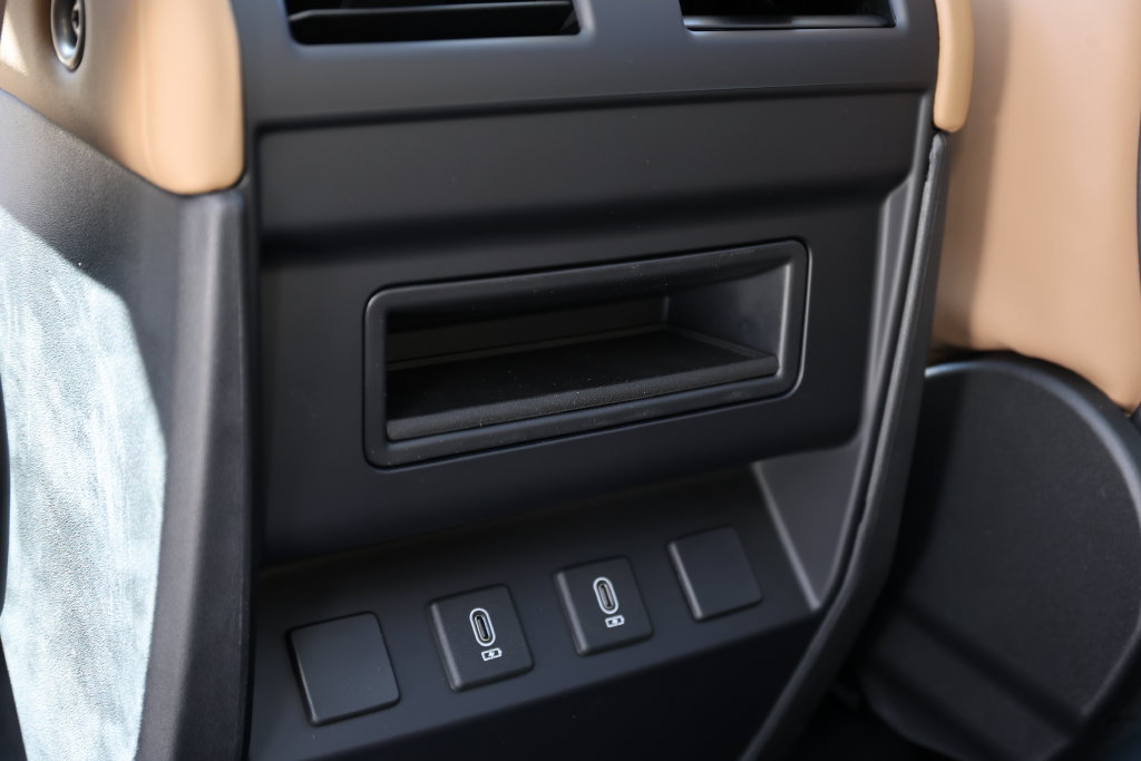 New 2026 Land Rover Defender 110 S AWD/4WD image 31