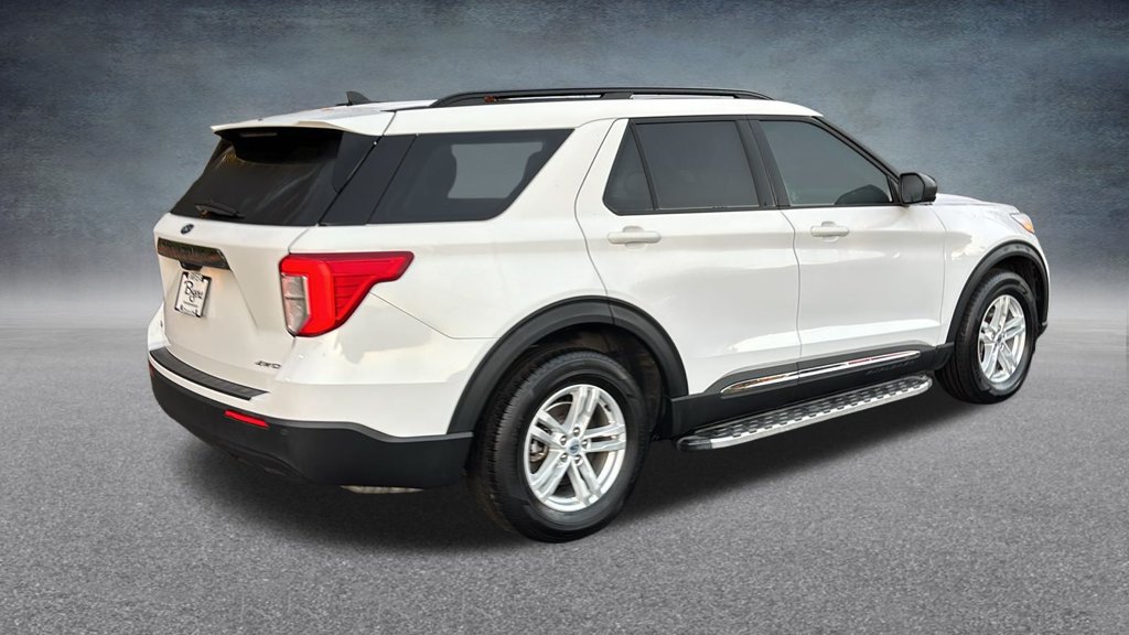 Used 2023 Ford Explorer XLT AWD/4WD image 29